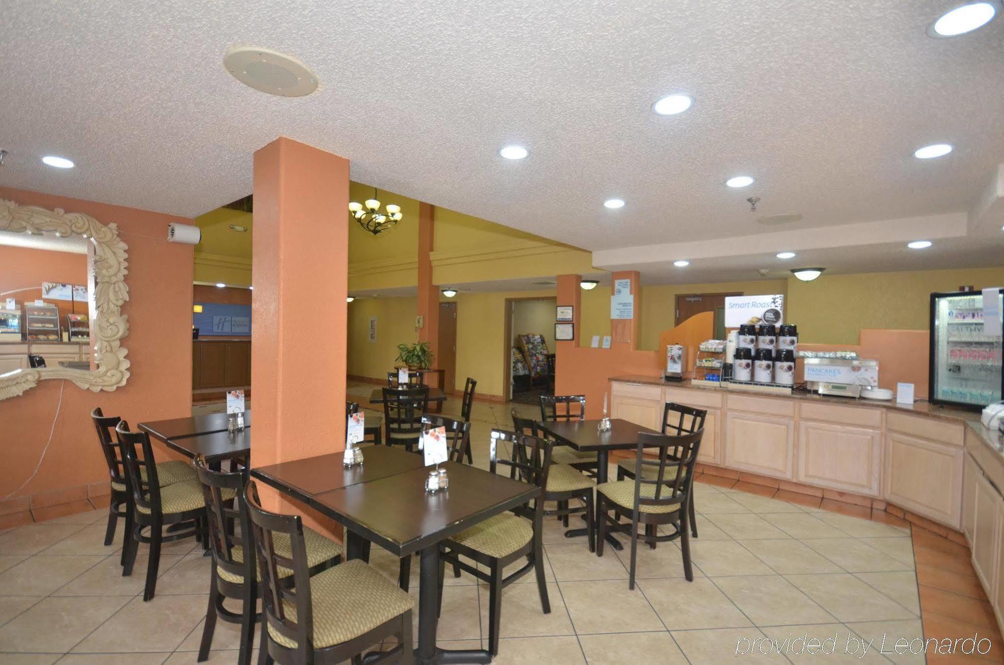 Ramada By Wyndham Santa Fe Hotel Exterior photo